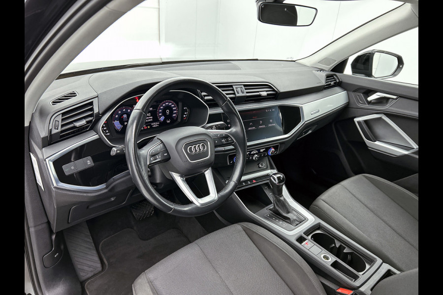 Audi Q3 35 TFSI Advanced edition Plus(Goed OnderH, Navi, Carplay, StoelV, Parkeersensoren, Digitale Tellers, Cruise Con, Etc)