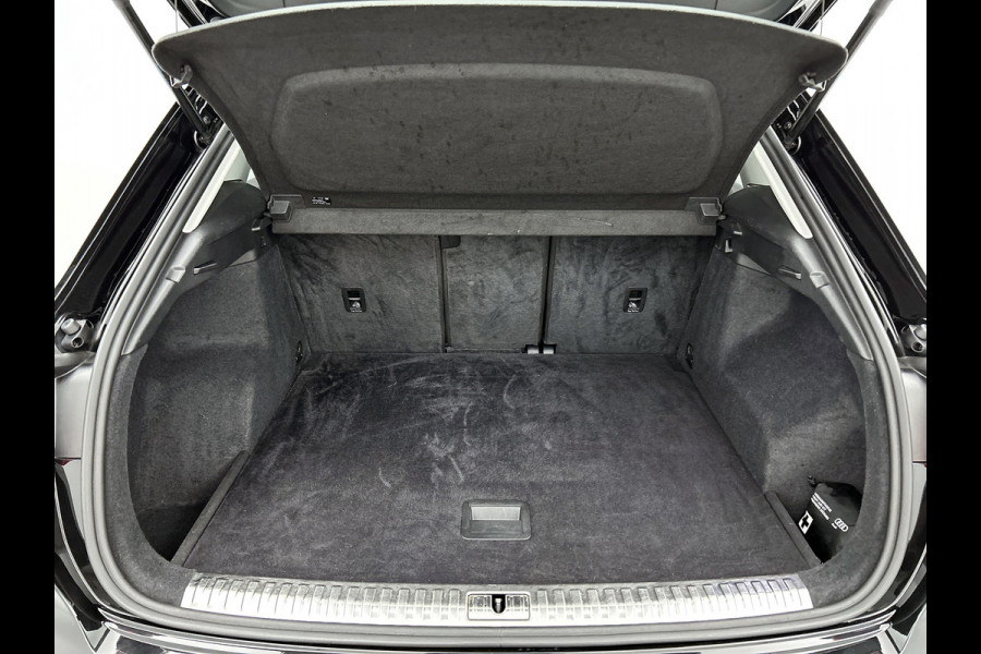Audi Q3 35 TFSI Advanced edition Plus(Goed OnderH, Navi, Carplay, StoelV, Parkeersensoren, Digitale Tellers, Cruise Con, Etc)