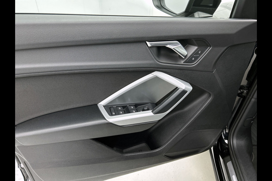 Audi Q3 35 TFSI Advanced edition Plus(Goed OnderH, Navi, Carplay, StoelV, Parkeersensoren, Digitale Tellers, Cruise Con, Etc)