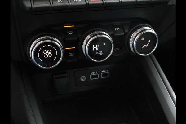 Mitsubishi Colt 1.6 HEV Automaat Intense Navigatie d.m.v. Apple Carplay/Android Auto Camera Climate Control Cruise Control Lichtmetalen velgen Extra Getint Glas Digitale Cockpit