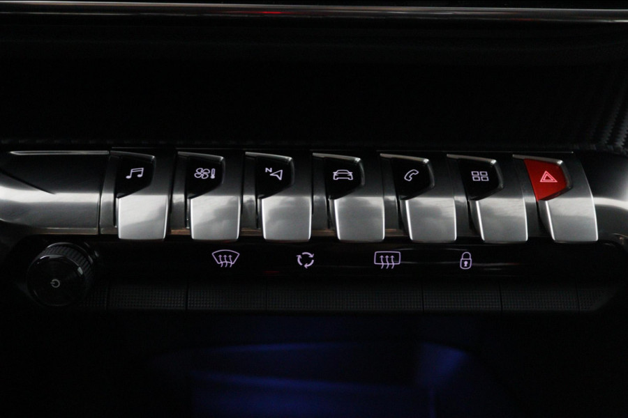 Peugeot 3008 1.2 PureTech Bleu*NAVI*ECC*CRUISE*CAMERA*CARPLAY* Peugeot 3008 1.2 PureTech Bleu*NAVI*ECC*CRUISE*CAMERA*CARPLAY*