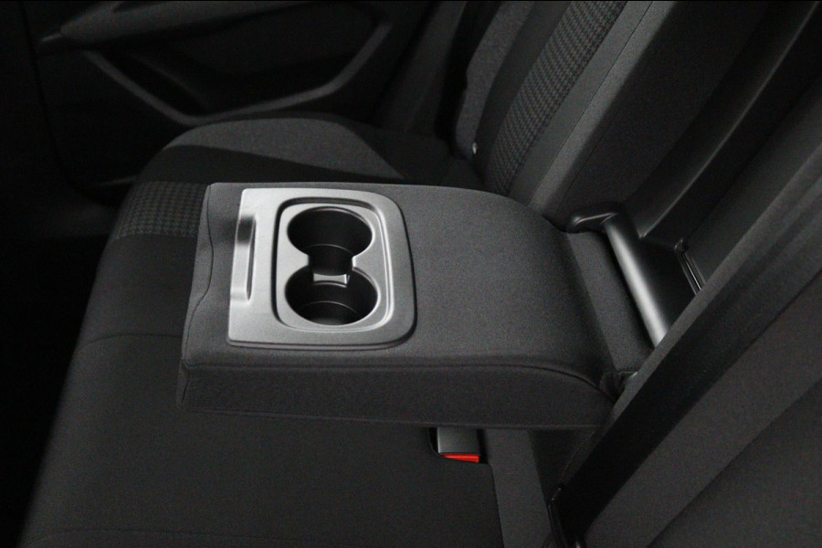Peugeot 3008 1.2 PureTech Bleu*NAVI*ECC*CRUISE*CAMERA*CARPLAY* Peugeot 3008 1.2 PureTech Bleu*NAVI*ECC*CRUISE*CAMERA*CARPLAY*