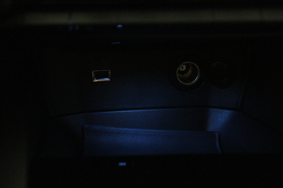 Peugeot 3008 1.2 PureTech Bleu*NAVI*ECC*CRUISE*CAMERA*CARPLAY* Peugeot 3008 1.2 PureTech Bleu*NAVI*ECC*CRUISE*CAMERA*CARPLAY*