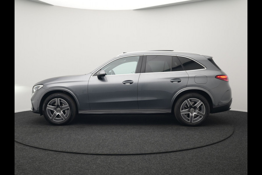 Mercedes-Benz GLC 300e 4MATIC AMG Line Plug In Hybrid 313pk PHEV | Luchtvering | Trekhaak af Fabriek | Panodak | 4 Wielbesturing | 360 Camera |  Lederen Sportstoelen Massage & Ventilatie | Adaptive Cruise