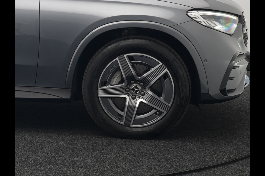 Mercedes-Benz GLC 300e 4MATIC AMG Line Plug In Hybrid 313pk PHEV | Luchtvering | Trekhaak af Fabriek | Panodak | 4 Wielbesturing | 360 Camera |  Lederen Sportstoelen Massage & Ventilatie | Adaptive Cruise