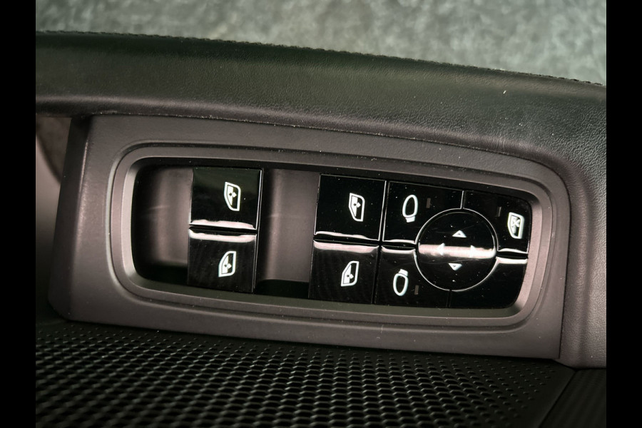 Porsche Taycan Turbo S 93 kWh | Keramische remmen | Carbon GT-design | Passagiers display | Sport Chronopakket Plus!