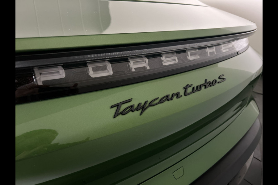 Porsche Taycan Turbo S 93 kWh | Keramische remmen | Carbon GT-design | Passagiers display | Sport Chronopakket Plus!