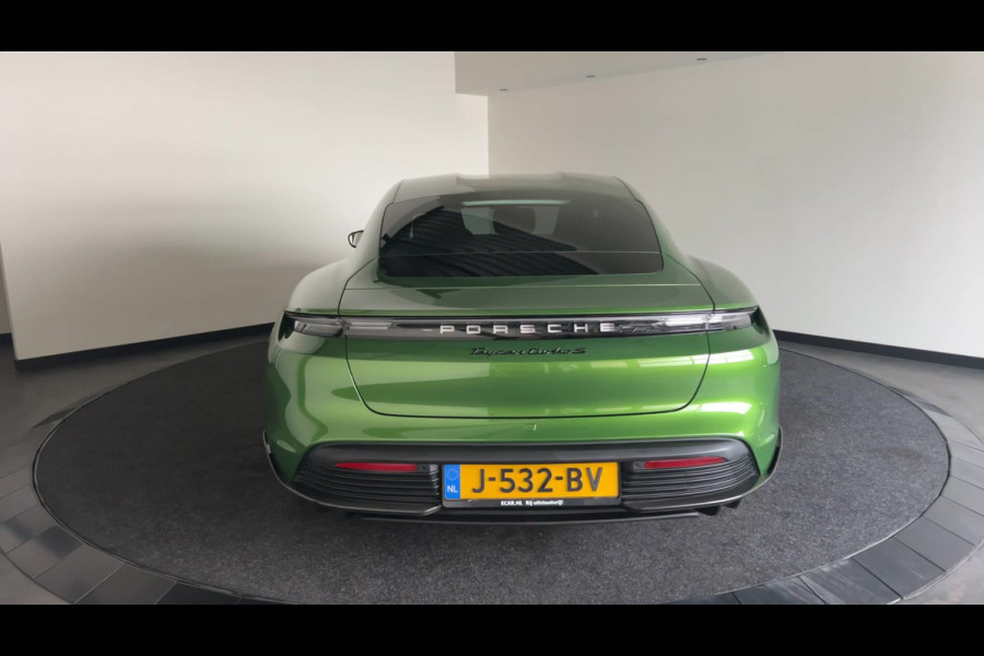 Porsche Taycan Turbo S 93 kWh | Keramische remmen | Carbon GT-design | Passagiers display | Sport Chronopakket Plus!