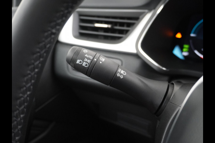 Renault Captur Techno VAN: 26.900,- VOOR: 23.877,- UW HERFSTVOORDEEL: 2.023,- Plug-in Hybride | Camera | Navi | Complete nette auto | Rijklaar met 12 mnd BOVAG garantie