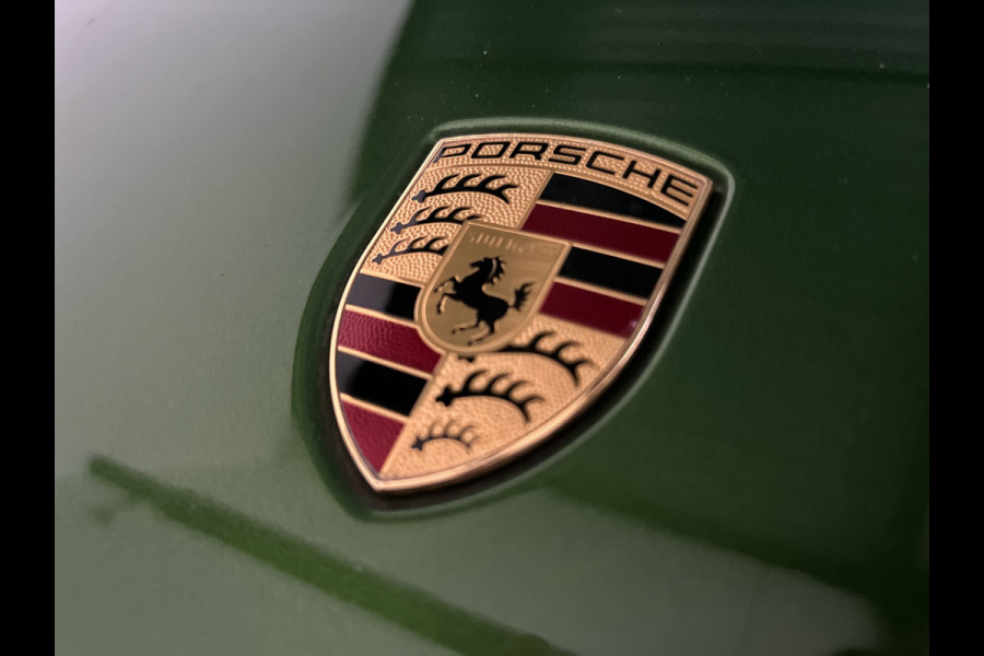 Porsche Taycan Turbo S 93 kWh | Keramische remmen | Carbon GT-design | Passagiers display | Sport Chronopakket Plus!
