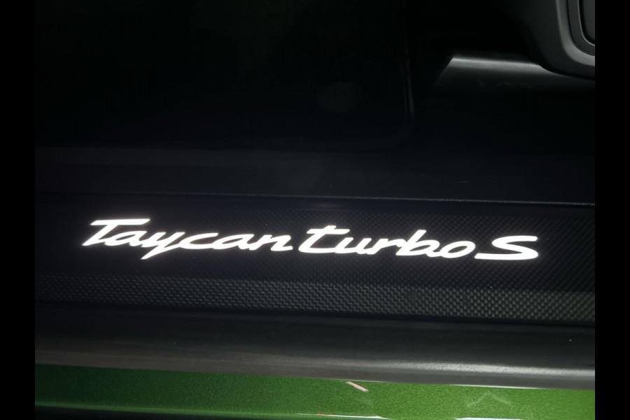 Porsche Taycan Turbo S 93 kWh | Keramische remmen | Carbon GT-design | Passagiers display | Sport Chronopakket Plus!