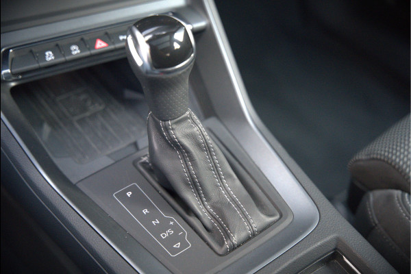 Audi Q3 40 TFSI quattro S Line Pro Line S | 190 PK | Panoramadak | Matrix Led | Stoelverwarming | Leer | Dodehoekdetectie | Automaat | BTW | Black Edition | Cruise Control | Virtual | Navigatie | Dealer Onderhouden |