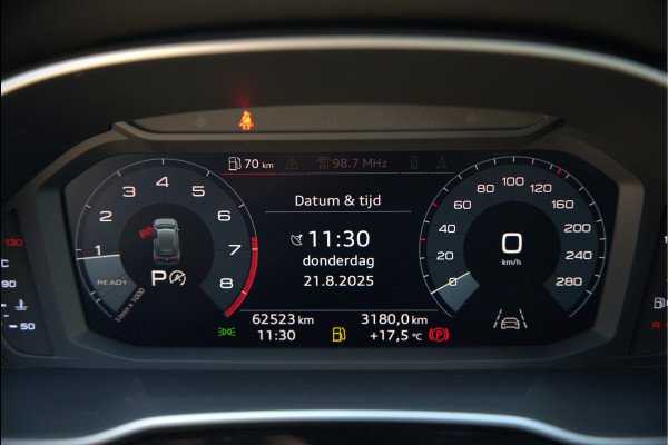 Audi Q3 40 TFSI quattro S Line Pro Line S | 190 PK | Panoramadak | Matrix Led | Stoelverwarming | Leer | Dodehoekdetectie | Automaat | BTW | Black Edition | Cruise Control | Virtual | Navigatie | Dealer Onderhouden |