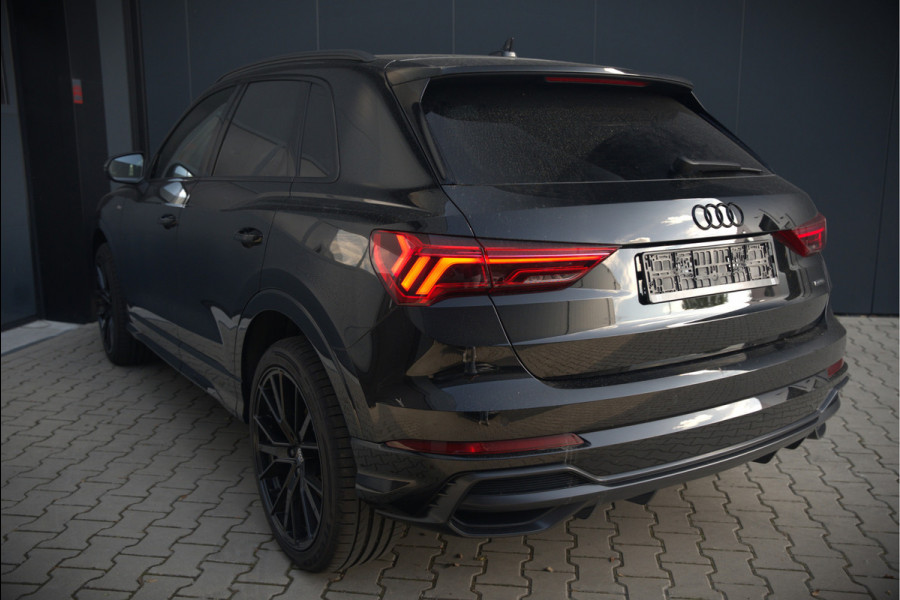 Audi Q3 40 TFSI quattro S Line Pro Line S | 190 PK | Panoramadak | Matrix Led | Stoelverwarming | Leer | Dodehoekdetectie | Automaat | BTW | Black Edition | Cruise Control | Virtual | Navigatie | Dealer Onderhouden |