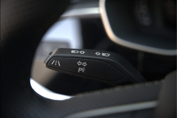 Audi Q3 40 TFSI quattro S Line Pro Line S | 190 PK | Panoramadak | Matrix Led | Stoelverwarming | Leer | Dodehoekdetectie | Automaat | BTW | Black Edition | Cruise Control | Virtual | Navigatie | Dealer Onderhouden |