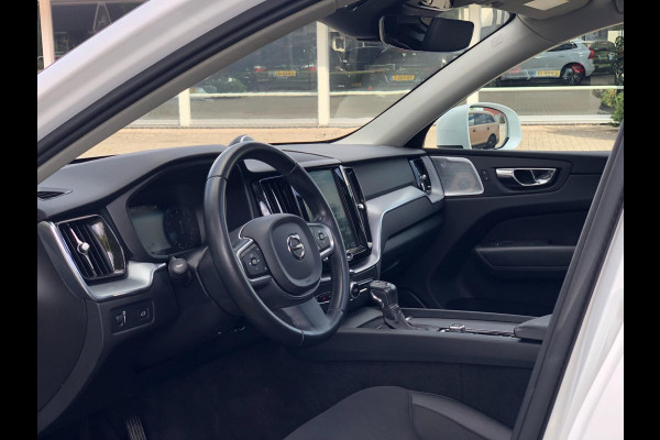 Volvo XC60 2.0 T6 AWD Momentum | Pano, Luchtvering, 360 Camera, Stoelverw., Carplay/Android, Virt. Cockp. | 1e Eigenaar |