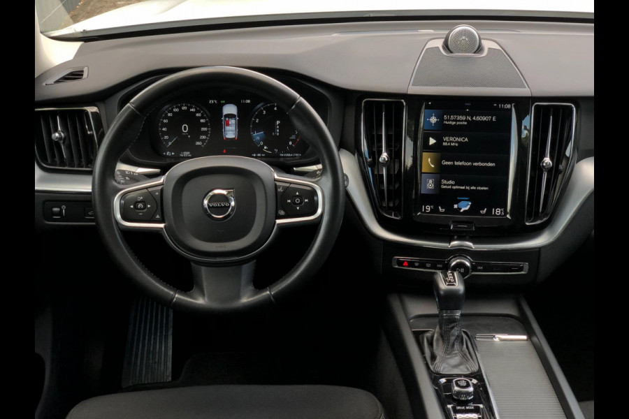 Volvo XC60 2.0 T6 AWD Momentum | Pano, Luchtvering, 360 Camera, Stoelverw., Carplay/Android, Virt. Cockp. | 1e Eigenaar |