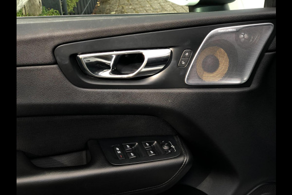 Volvo XC60 2.0 T6 AWD Momentum | Pano, Luchtvering, 360 Camera, Stoelverw., Carplay/Android, Virt. Cockp. | 1e Eigenaar |