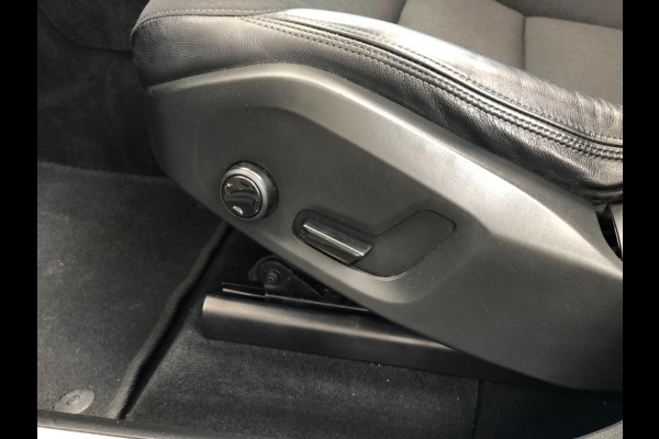Volvo XC60 2.0 T6 AWD Momentum | Pano, Luchtvering, 360 Camera, Stoelverw., Carplay/Android, Virt. Cockp. | 1e Eigenaar |