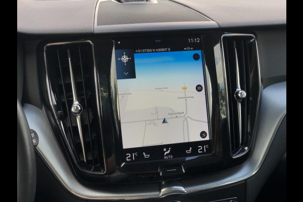 Volvo XC60 2.0 T6 AWD Momentum | Pano, Luchtvering, 360 Camera, Stoelverw., Carplay/Android, Virt. Cockp. | 1e Eigenaar |