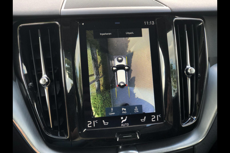 Volvo XC60 2.0 T6 AWD Momentum | Pano, Luchtvering, 360 Camera, Stoelverw., Carplay/Android, Virt. Cockp. | 1e Eigenaar |