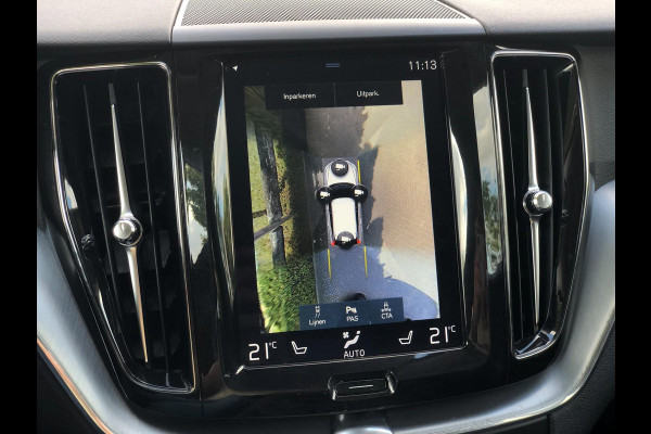 Volvo XC60 2.0 T6 AWD Momentum | Pano, Luchtvering, 360 Camera, Stoelverw., Carplay/Android, Virt. Cockp. | 1e Eigenaar |