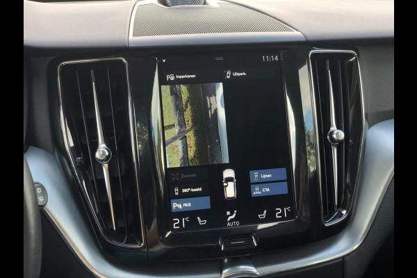 Volvo XC60 2.0 T6 AWD Momentum | Pano, Luchtvering, 360 Camera, Stoelverw., Carplay/Android, Virt. Cockp. | 1e Eigenaar |