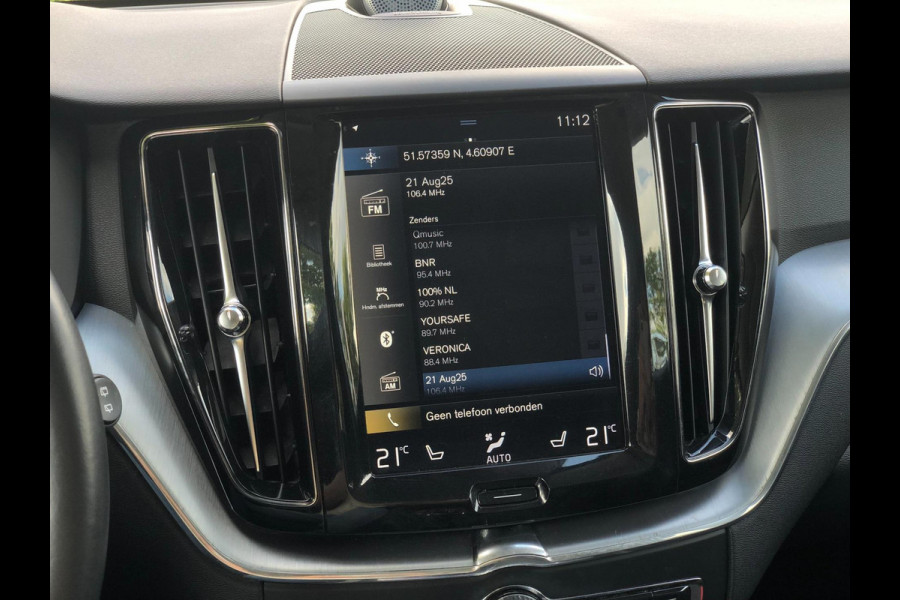Volvo XC60 2.0 T6 AWD Momentum | Pano, Luchtvering, 360 Camera, Stoelverw., Carplay/Android, Virt. Cockp. | 1e Eigenaar |