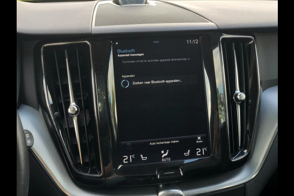 Volvo XC60 2.0 T6 AWD Momentum | Pano, Luchtvering, 360 Camera, Stoelverw., Carplay/Android, Virt. Cockp. | 1e Eigenaar |