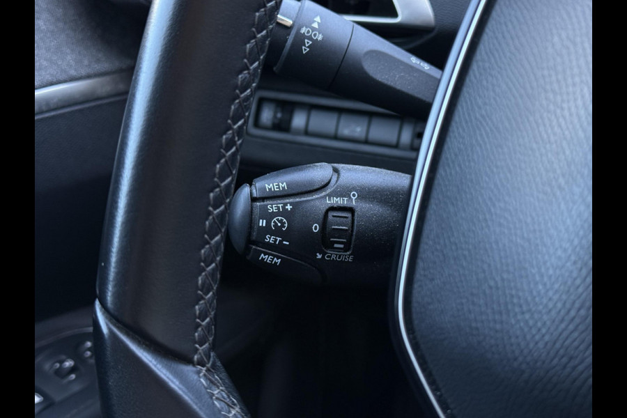 Peugeot 3008 1.5 BlueHDi Premium | LED | Trekhaak | I-Cockpit | 20 inch |