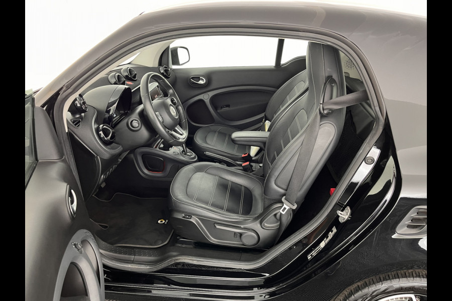 Smart Fortwo EQ Business Solution 18 kWh [3-Fase] ( SOH-93%) Aut. *PANO | LUXURY-LEATHER | NAVI-FULLMAP | CAMERA | HEATED-COMFORTSEATS | AIRCO | CRUISE | AMBIENT-LIGHT | 15''ALU*