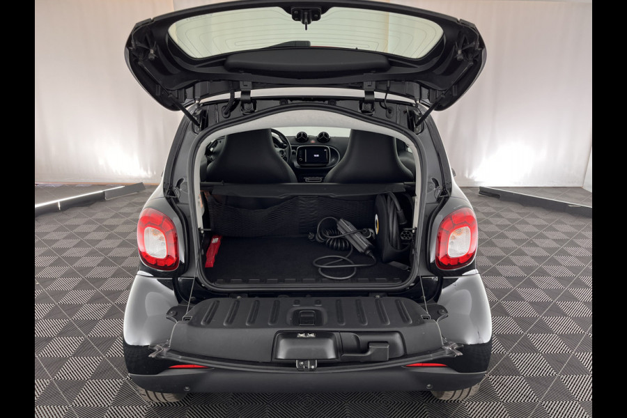 Smart Fortwo EQ Business Solution 18 kWh [3-Fase] ( SOH-93%) Aut. *PANO | LUXURY-LEATHER | NAVI-FULLMAP | CAMERA | HEATED-COMFORTSEATS | AIRCO | CRUISE | AMBIENT-LIGHT | 15''ALU*