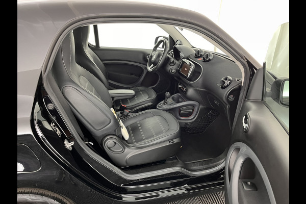 Smart Fortwo EQ Business Solution 18 kWh [3-Fase] ( SOH-93%) Aut. *PANO | LUXURY-LEATHER | NAVI-FULLMAP | CAMERA | HEATED-COMFORTSEATS | AIRCO | CRUISE | AMBIENT-LIGHT | 15''ALU*