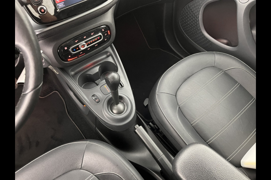 Smart Fortwo EQ Business Solution 18 kWh [3-Fase] ( SOH-93%) Aut. *PANO | LUXURY-LEATHER | NAVI-FULLMAP | CAMERA | HEATED-COMFORTSEATS | AIRCO | CRUISE | AMBIENT-LIGHT | 15''ALU*