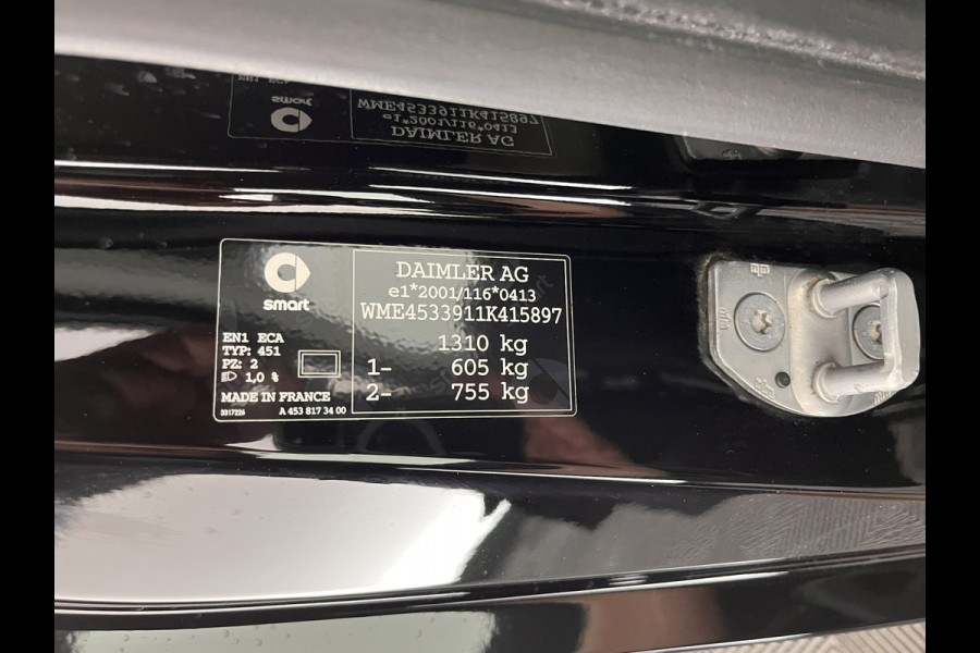 Smart Fortwo EQ Business Solution 18 kWh [3-Fase] ( SOH-93%) Aut. *PANO | LUXURY-LEATHER | NAVI-FULLMAP | CAMERA | HEATED-COMFORTSEATS | AIRCO | CRUISE | AMBIENT-LIGHT | 15''ALU*
