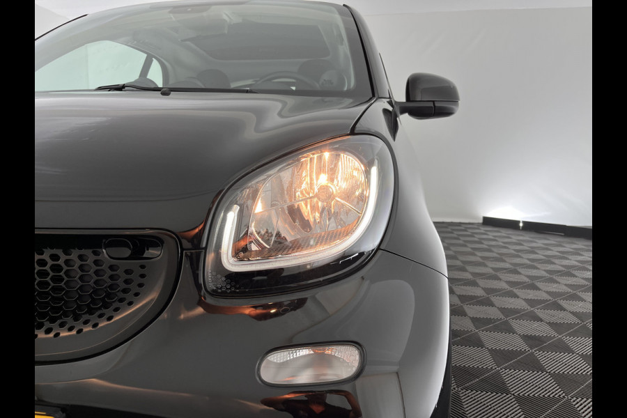 Smart Fortwo EQ Business Solution 18 kWh [3-Fase] ( SOH-93%) Aut. *PANO | LUXURY-LEATHER | NAVI-FULLMAP | CAMERA | HEATED-COMFORTSEATS | AIRCO | CRUISE | AMBIENT-LIGHT | 15''ALU*