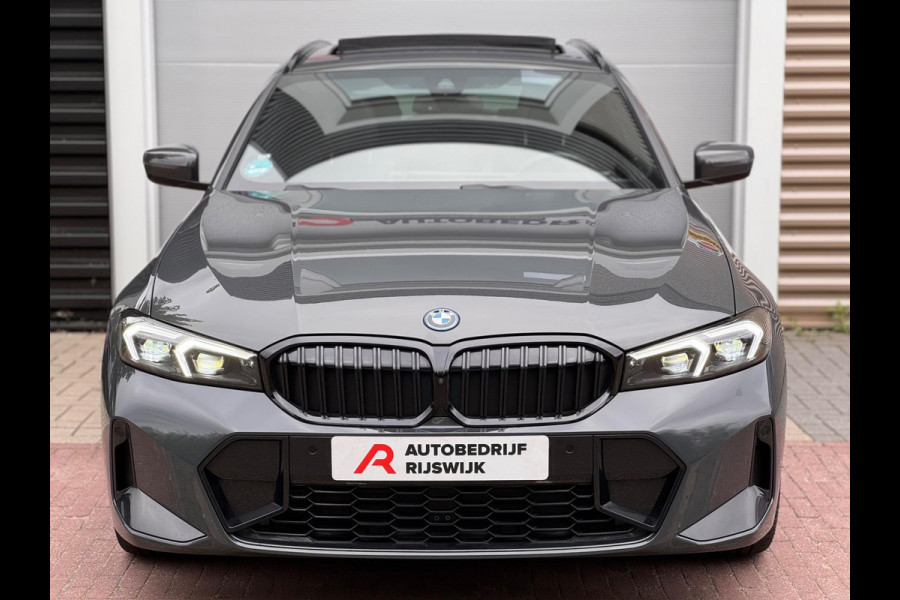 BMW 3 Serie Touring 330e Pano/Memory/H&K/360/HuD