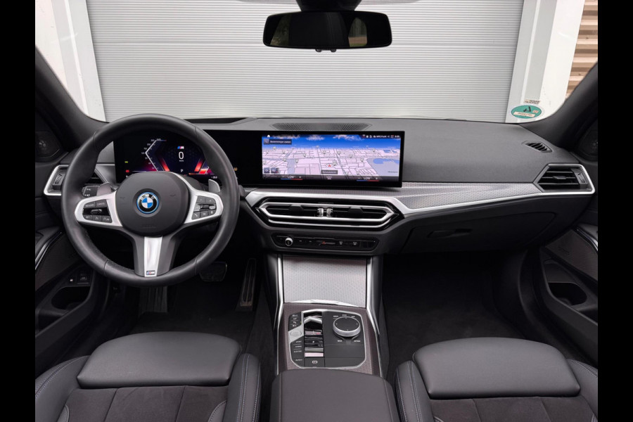 BMW 3 Serie Touring 330e Pano/Memory/H&K/360/HuD