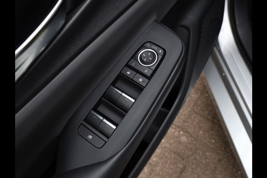 Toyota Prius 2.0 Plug-in Executive | El. Achterklep | Stoel/Stuurwielverwarm