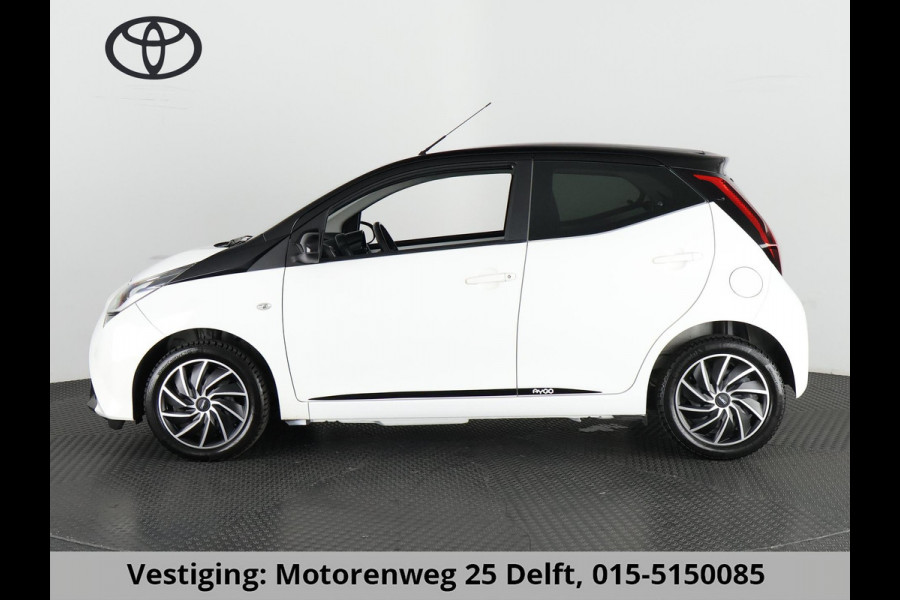 Toyota Aygo 1.0 VVT-i X-PLAY BITONE CARPLAY NAVI AIRCO. CAMERA. BLUETOOTH.