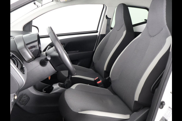 Toyota Aygo 1.0 VVT-i X-PLAY BITONE CARPLAY NAVI AIRCO. CAMERA. BLUETOOTH.