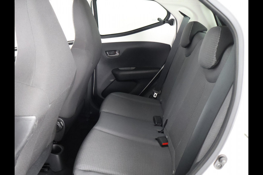 Toyota Aygo 1.0 VVT-i X-PLAY BITONE CARPLAY NAVI AIRCO. CAMERA. BLUETOOTH.