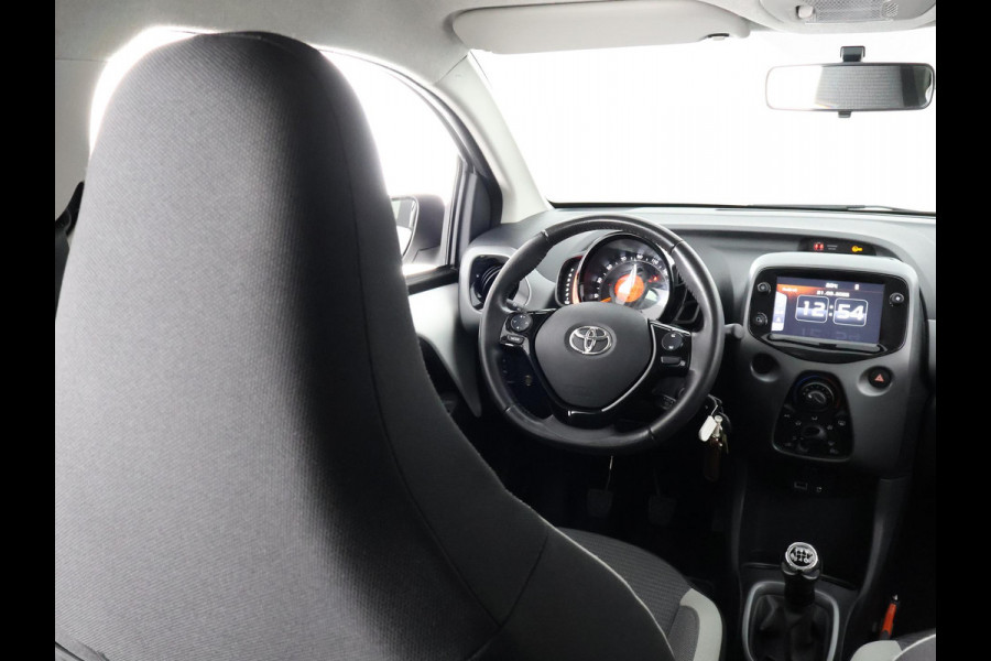 Toyota Aygo 1.0 VVT-i X-PLAY BITONE CARPLAY NAVI AIRCO. CAMERA. BLUETOOTH.