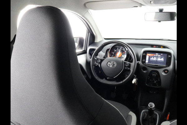 Toyota Aygo 1.0 VVT-i X-PLAY BITONE CARPLAY NAVI AIRCO. CAMERA. BLUETOOTH.