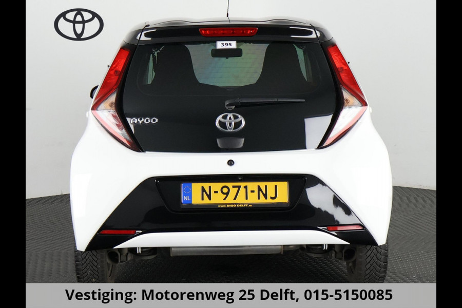 Toyota Aygo 1.0 VVT-i X-PLAY BITONE CARPLAY NAVI AIRCO. CAMERA. BLUETOOTH.