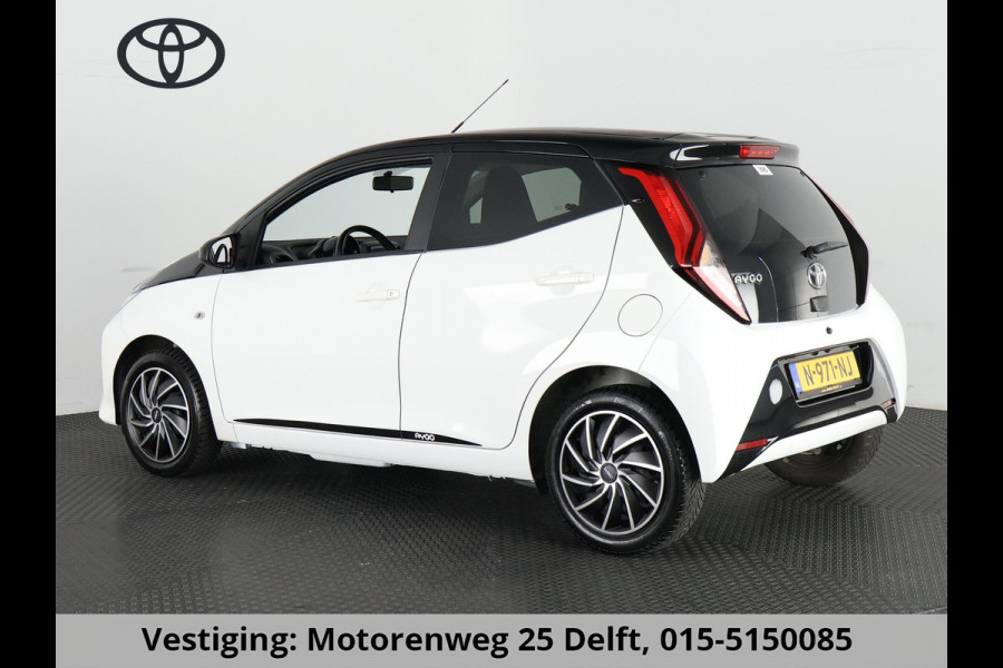 Toyota Aygo 1.0 VVT-i X-PLAY BITONE CARPLAY NAVI AIRCO. CAMERA. BLUETOOTH.