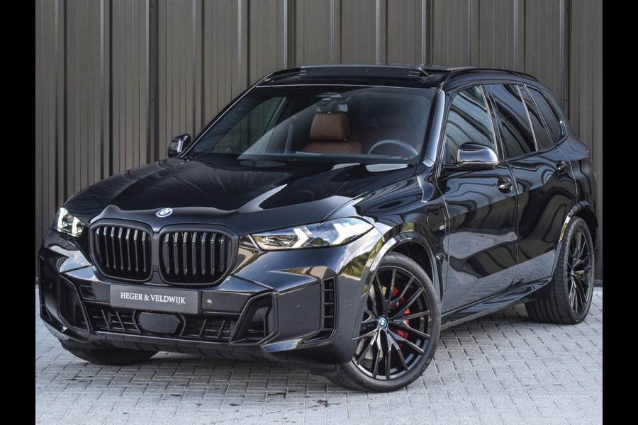 BMW X5 xDrive50e | M-SPORT | ICONIC GLOW | COMFORT ACCESS | CARBON INLEG | SOFT-CLOSE | TREKHAAK | PANORAMADAK | COMFORT SEATS | ADAPTI