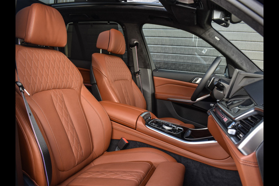 BMW X5 xDrive50e | M-SPORT | ICONIC GLOW | COMFORT ACCESS | CARBON INLEG | SOFT-CLOSE | TREKHAAK | PANORAMADAK | COMFORT SEATS | ADAPTI
