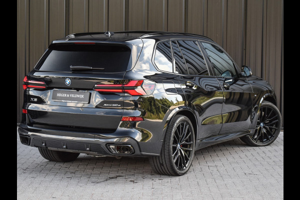BMW X5 xDrive50e | M-SPORT | ICONIC GLOW | COMFORT ACCESS | CARBON INLEG | SOFT-CLOSE | TREKHAAK | PANORAMADAK | COMFORT SEATS | ADAPTI