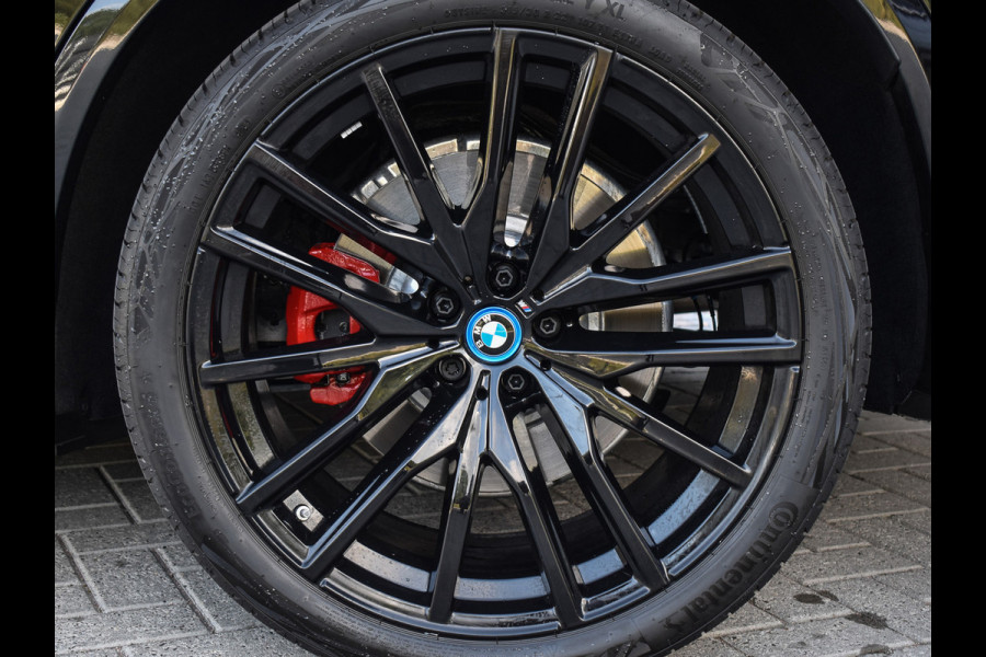 BMW X5 xDrive50e | M-SPORT | ICONIC GLOW | COMFORT ACCESS | CARBON INLEG | SOFT-CLOSE | TREKHAAK | PANORAMADAK | COMFORT SEATS | ADAPTI